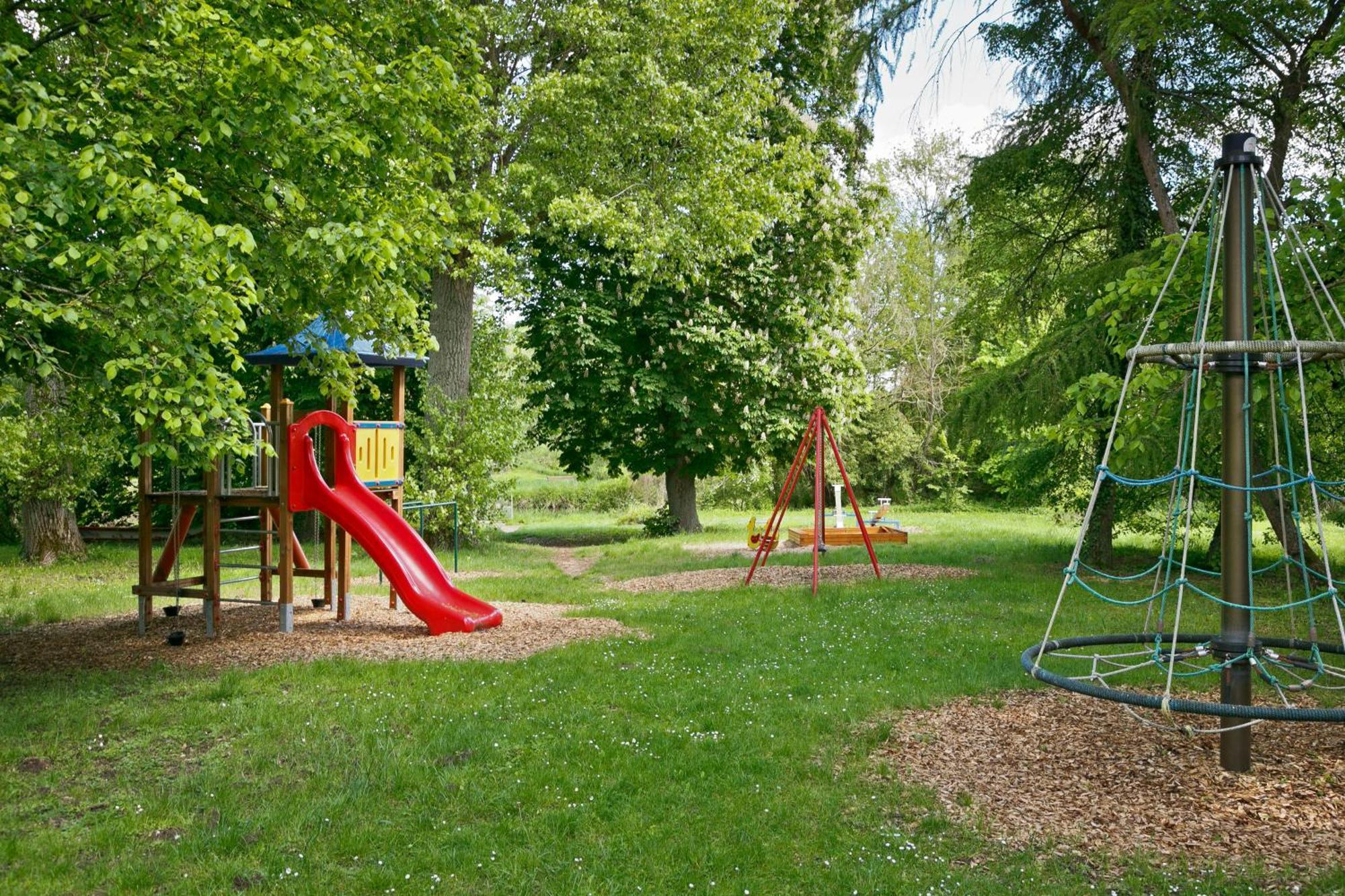 Knaus Campingpark Frickenhausen ฟริกเกนเฮาเซ่น อัม ไมน์ ภายนอก รูปภาพ